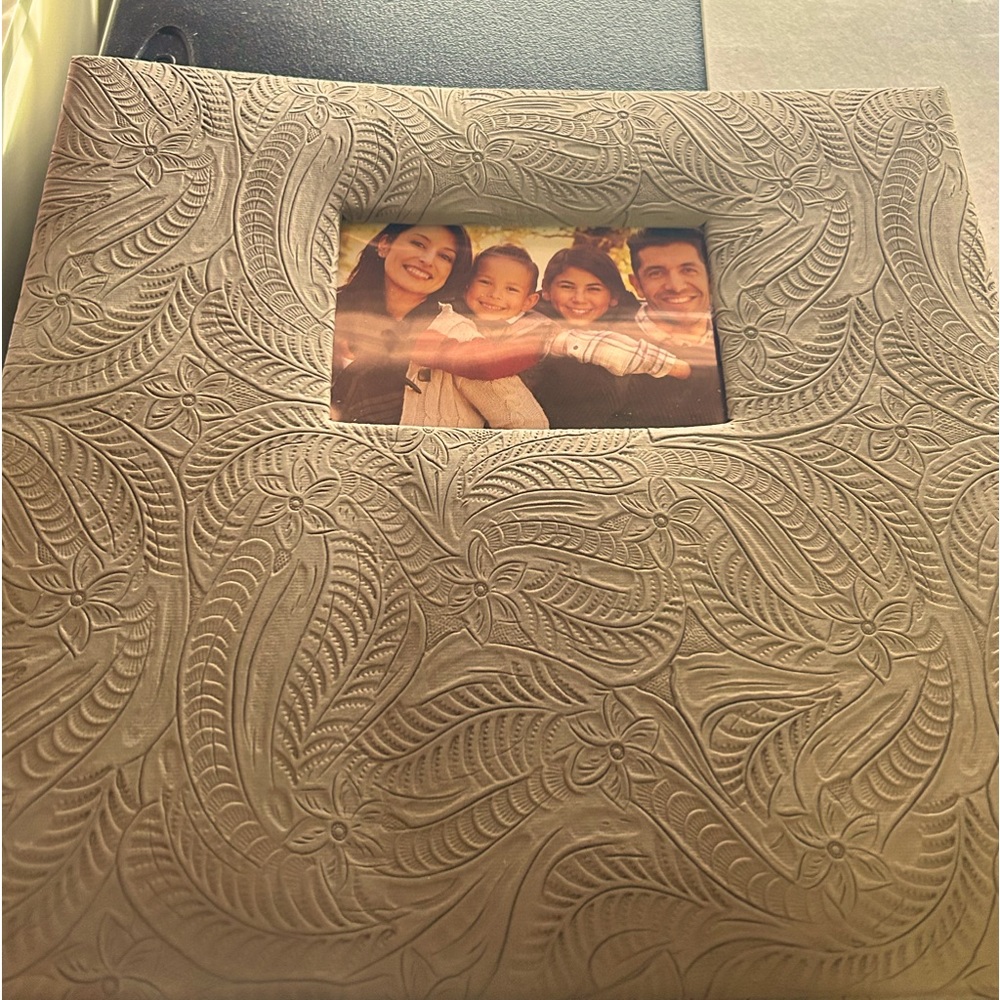 SOLD♥️♥️♥️12x12 photo album NWOT